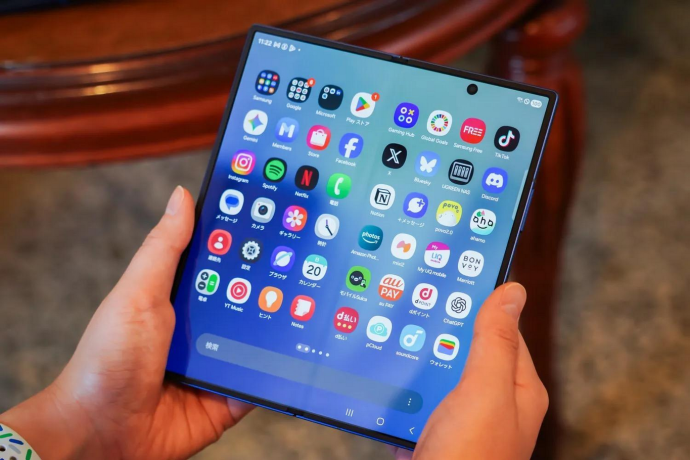 【Galaxyスマホ】日本でシェア伸ばす韓国サムスン、自社ロゴを復活させ真っ向勝負へ　韓国ネット「サムスンは確実に強気になった」