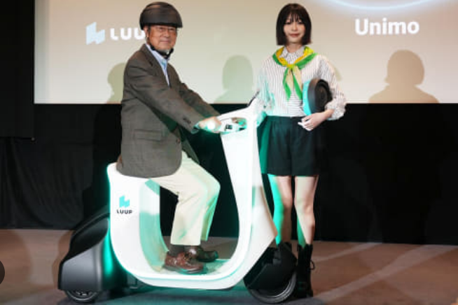 Luupが新車両、免許不要の電動三輪「Unimo」　高齢者の利用見込む