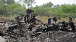 【ウクライナ上空】 ロシア製ミサイルでマレーシア航空機撃墜 国連の乗客乗員298人全員死亡、オランダ人196人、豪州人38人、英国人10人など 国連「...