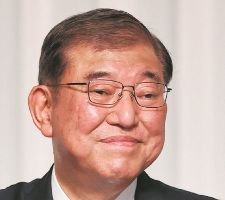 【現金給付】 自民党公約の国民１人当たり２万円給付、公約の 「一律」部分を取り下げる方向で検討中 代わりに「住民税非課税世帯など困窮世帯」に...